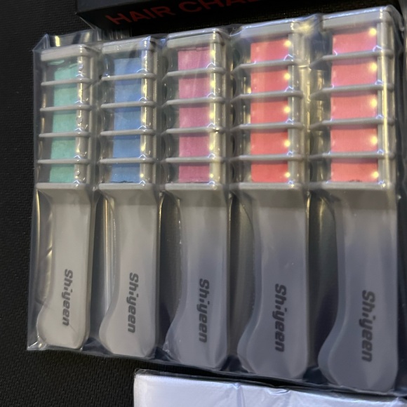 New - 10 Pc Temporary Hair Chalk Wax Combs for Kids, 10 Bright Washable Colors - Picture 10 of 15